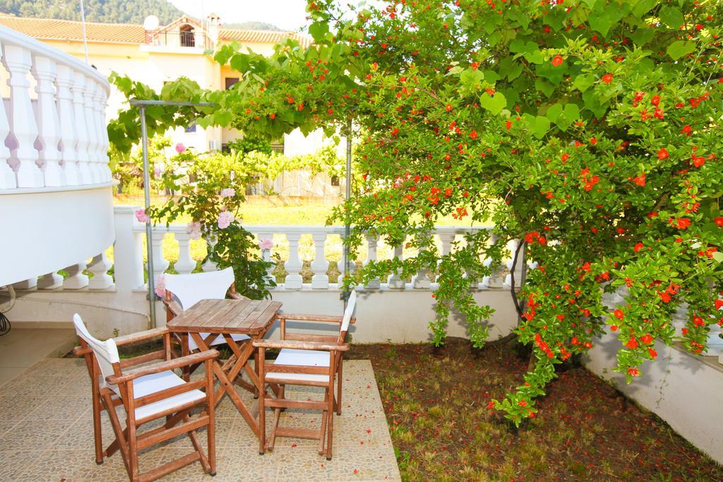 Nereids Apartments And Studios Chrysi Ammoudia Exterior photo